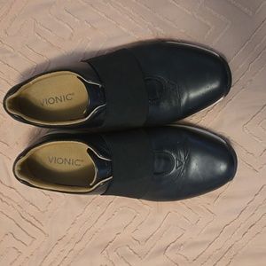 Vionic slip on shoes